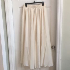 Pale yellow flowy maxi skirt - size large